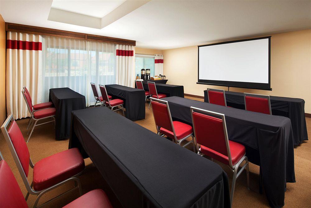 Four Points By Sheraton Phoenix South Mountain Екстериор снимка
