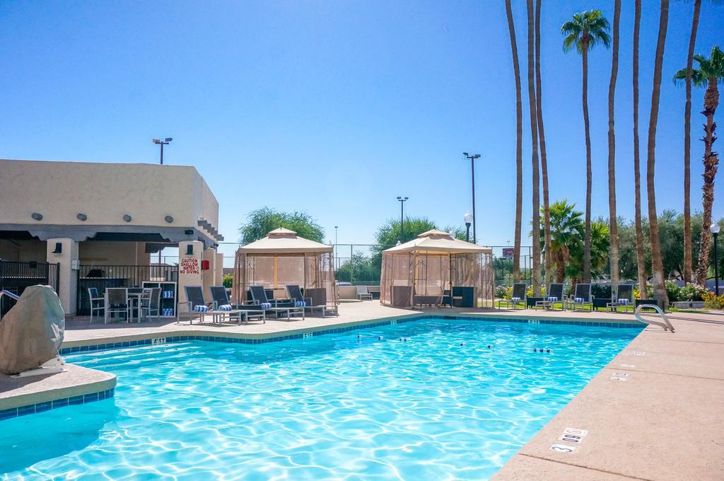 Four Points By Sheraton Phoenix South Mountain Екстериор снимка