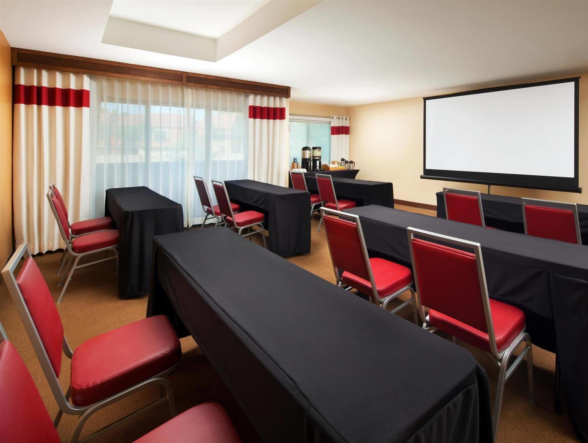 Four Points By Sheraton Phoenix South Mountain Екстериор снимка