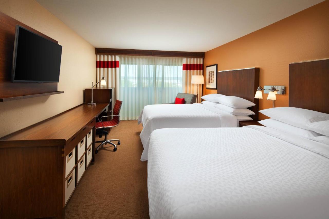 Four Points By Sheraton Phoenix South Mountain Екстериор снимка