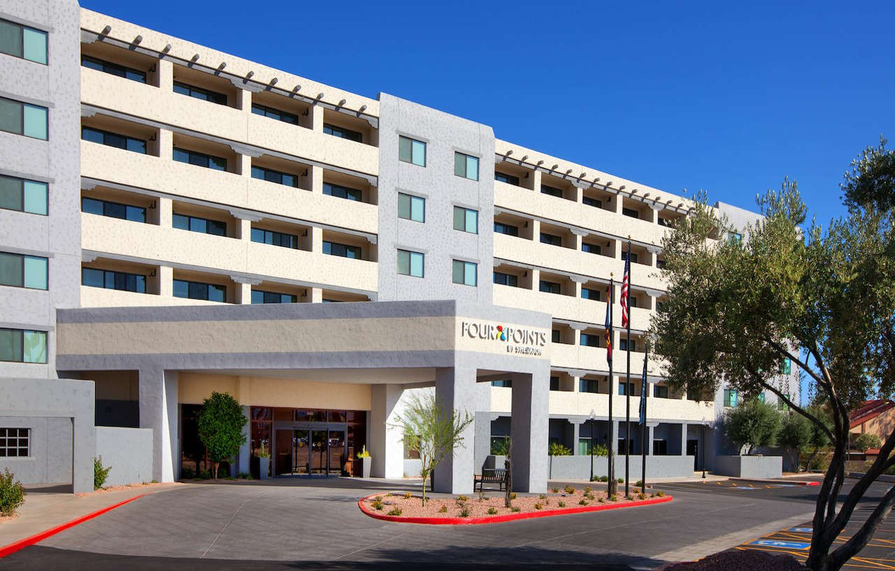 Four Points By Sheraton Phoenix South Mountain Екстериор снимка