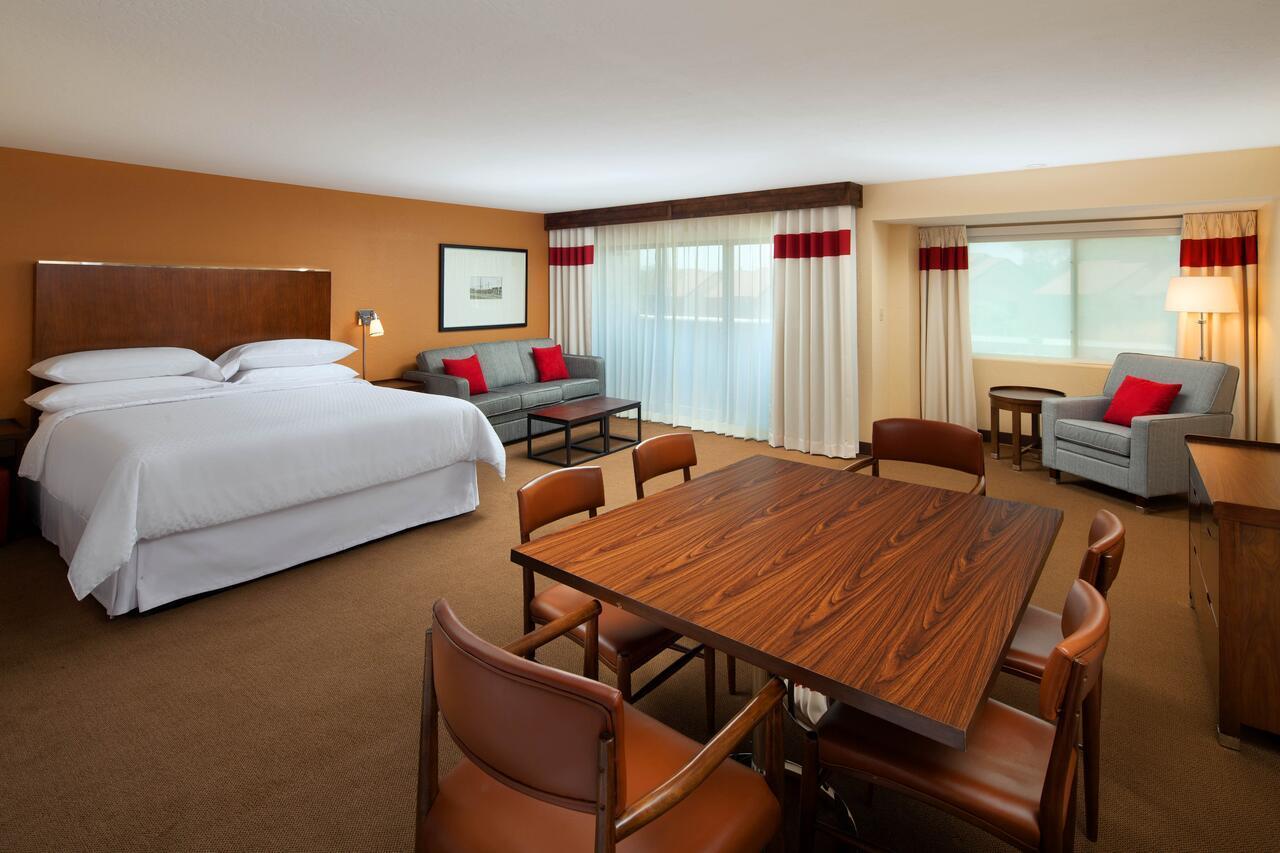 Four Points By Sheraton Phoenix South Mountain Екстериор снимка