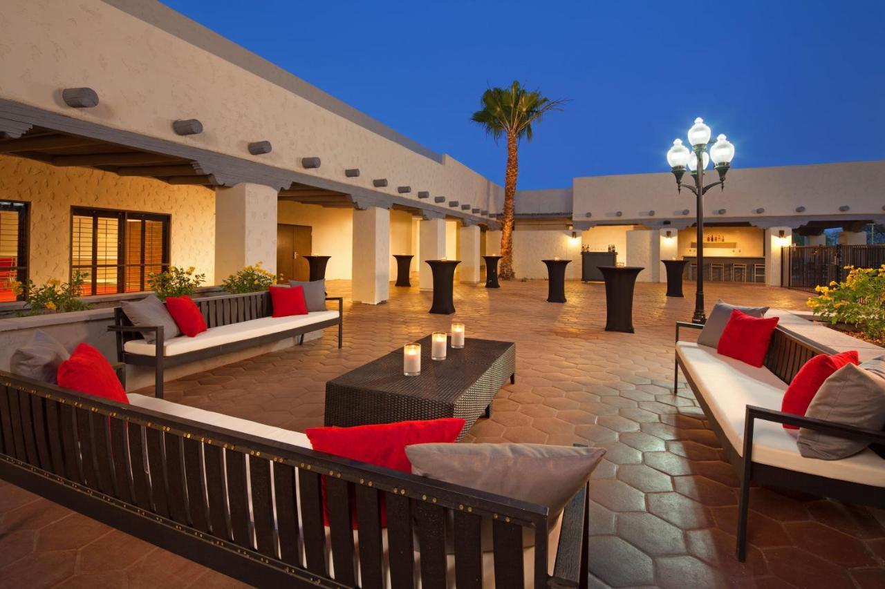 Four Points By Sheraton Phoenix South Mountain Екстериор снимка