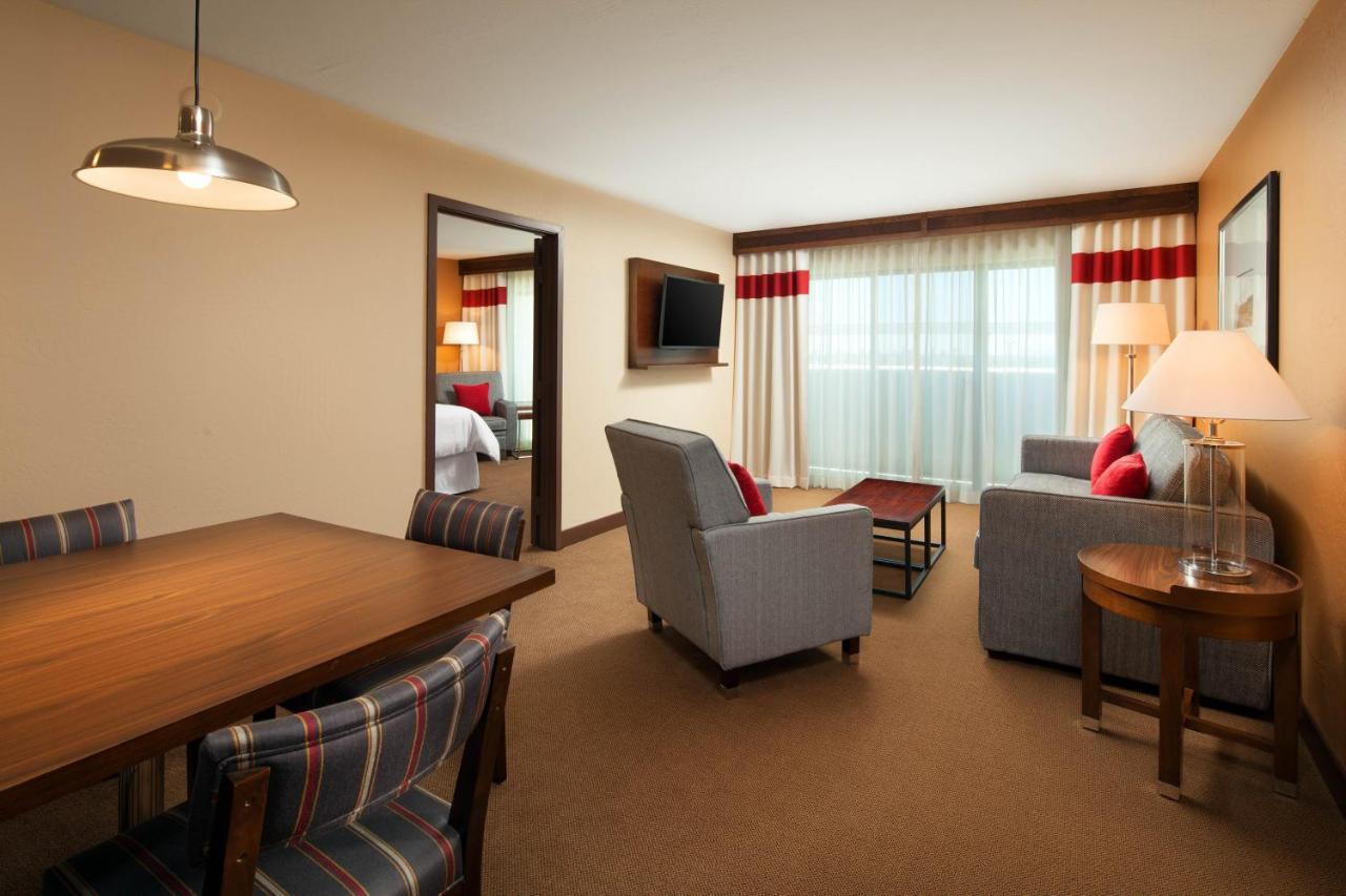 Four Points By Sheraton Phoenix South Mountain Екстериор снимка